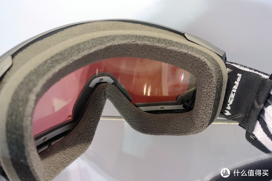 电加热除雾+Prizm超清镜片：Oakley 欧克利 推出 INFERNO 雪镜