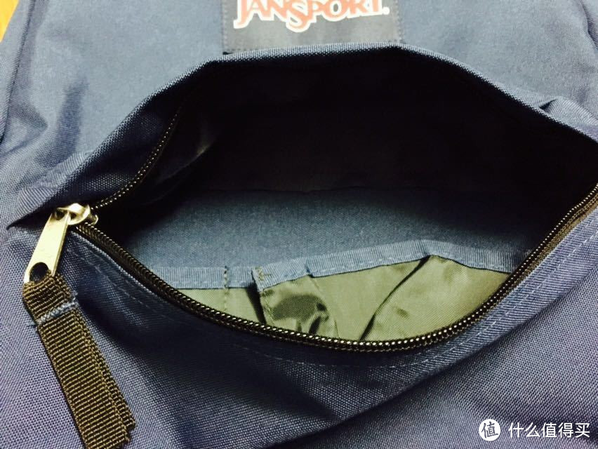 Jansport 188新到手的 JS00T501003 SUPERBREAK NAVY(海军蓝）25L双肩包