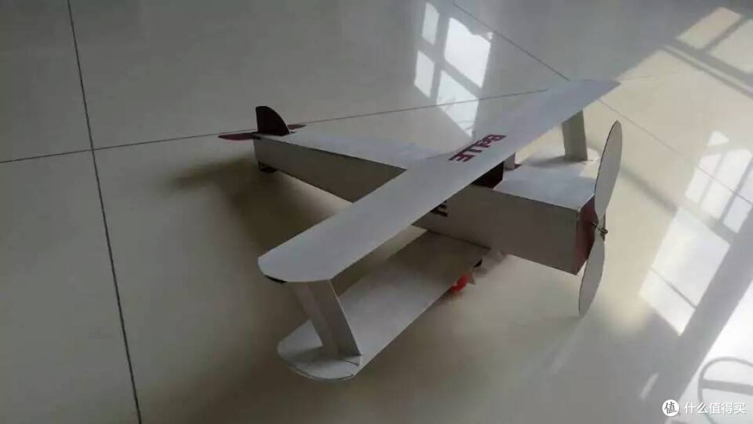 我陪孩子怎么玩篇一用鞋盒子先做个手工飞机