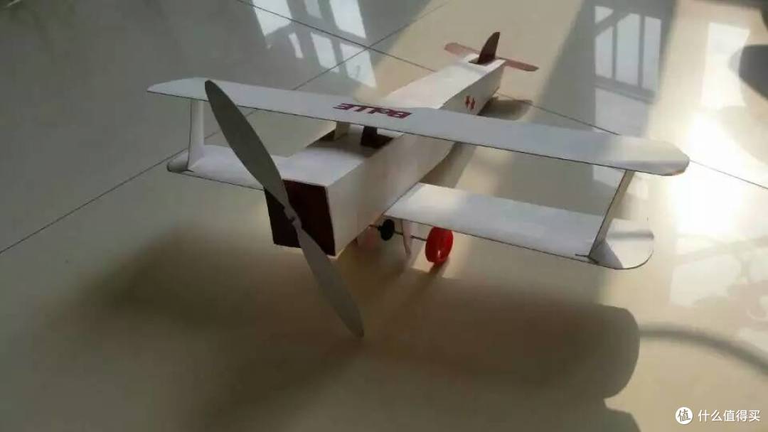 我陪孩子怎么玩篇一用鞋盒子先做个手工飞机