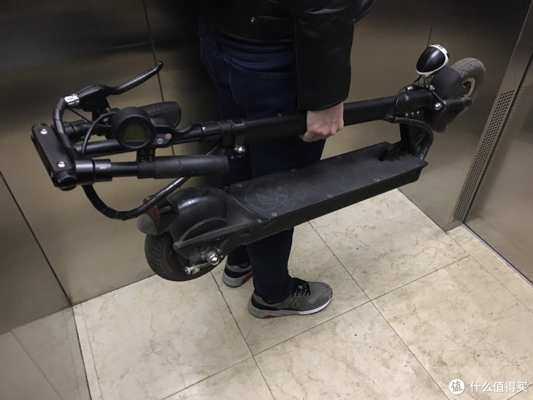折叠滑板车新秀:锋鸟x1电动折叠滑板车