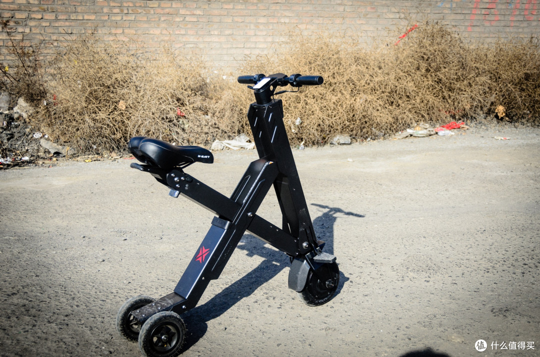 折叠滑板车新秀:锋鸟x1电动折叠滑板车