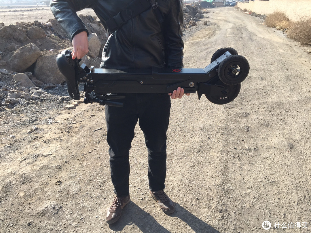 折叠滑板车新秀:锋鸟x1电动折叠滑板车