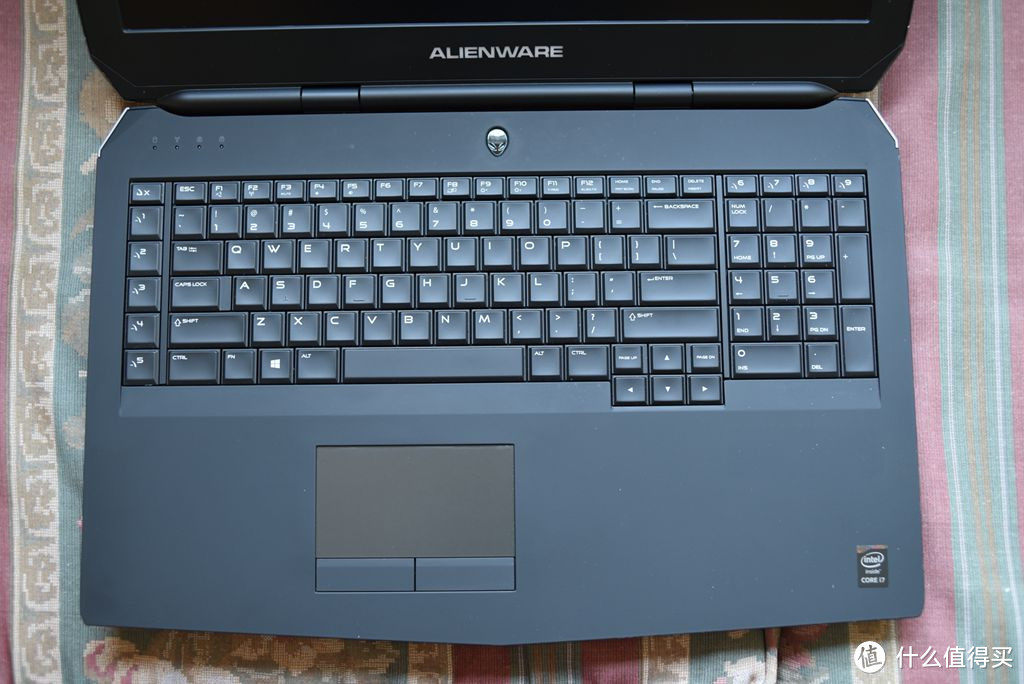 恰如午夜星火——Alienware 17 R2 2015版开箱