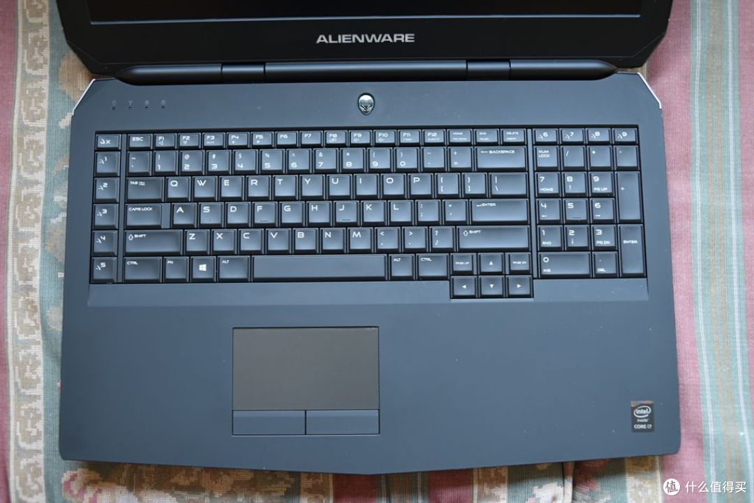 恰如午夜星火——Alienware 17 R2 2015版开箱
