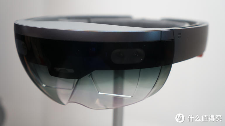 应用前景诱人：Microsoft 微软 HoloLens AR眼镜 开发者版本开放预订