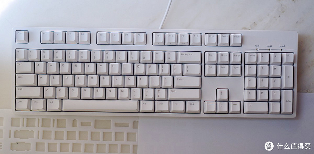 用客制化键盘的态度，试用IKBC C104白色茶轴机械键盘