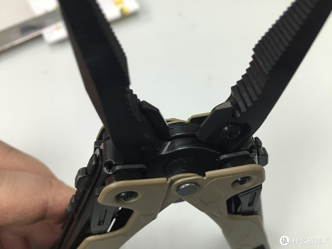 细节令人失望：Leatherman 莱泽曼 OHT 工具钳晒单