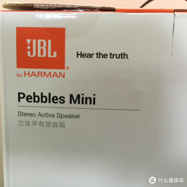 JBL PEBBLES MINI 立体声有源音箱 正在靠近