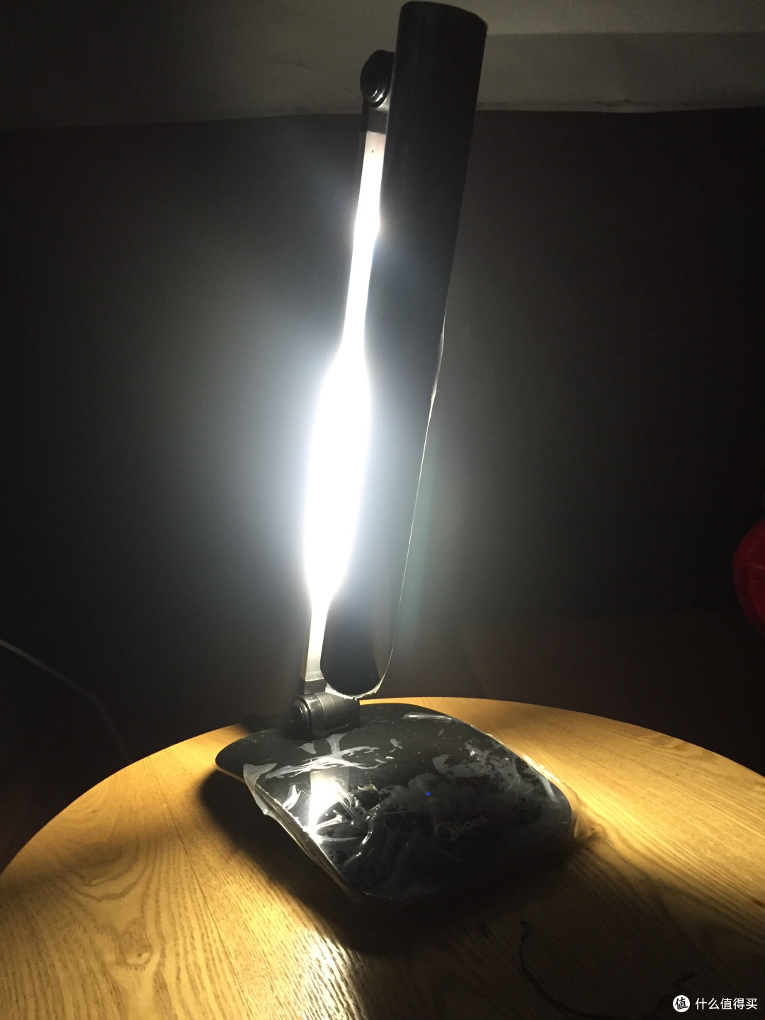 趁着开学季优惠，购入美的LED护眼台灯