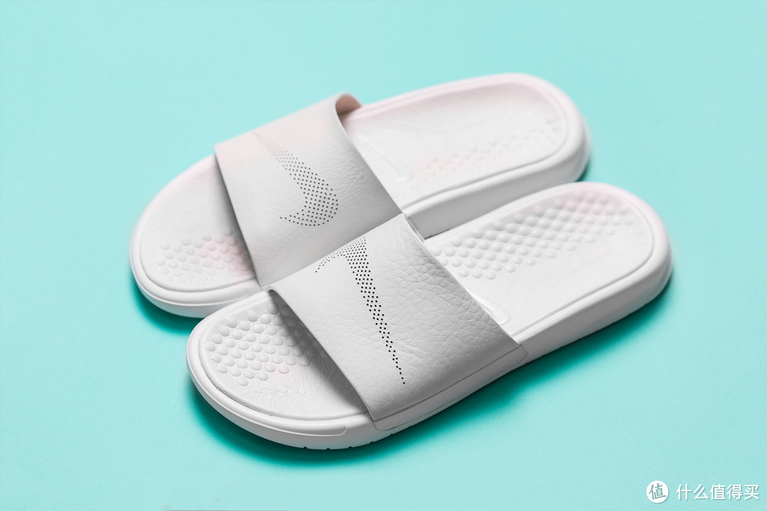 高档皮革+EVA中底：NIKE 耐克 Benassi Lux 女士凉鞋系列 正式发售