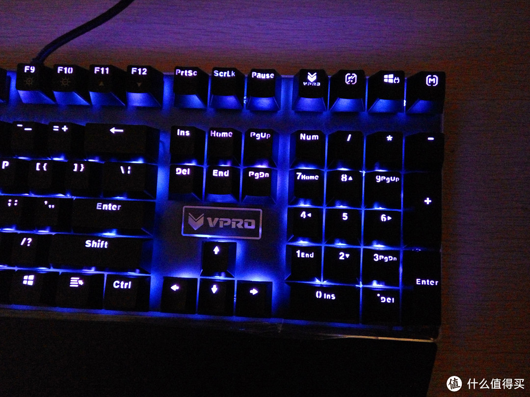 噼里啪啦的茶轴——RAPOO 雷柏 V720 全彩背光游戏机械键盘