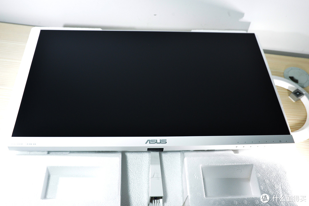 #本站首晒# ASUS 华硕 VX24AH-W 23.8寸 高清2K IPS显示器 开箱