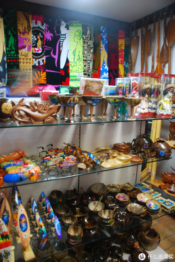 本以为是一片商户组成的市场,结果就是一家店,好处是,可以选择裸珠后