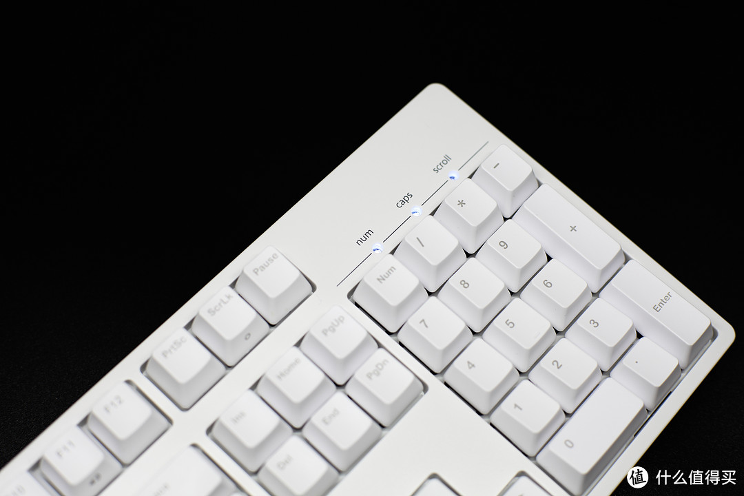 高性价比皓白键盘 ikbc C104白色茶轴机械键盘评测