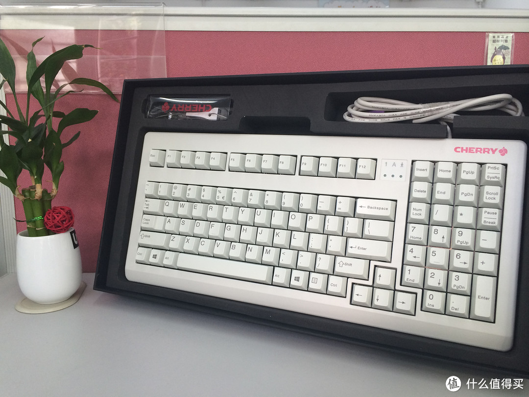 樱桃白轴键盘  开箱