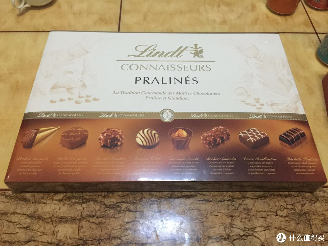 一份普通的Lindt 瑞士莲 巧克力开箱