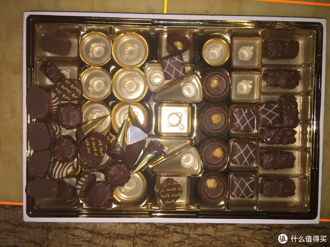 一份普通的Lindt 瑞士莲 巧克力开箱
