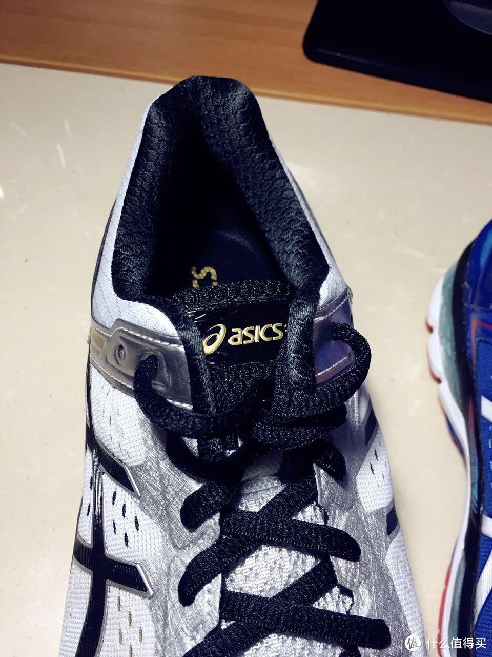 日亚入ASICS 亚瑟士 Kayano-22 旗舰跑鞋双色小开箱附真人兽