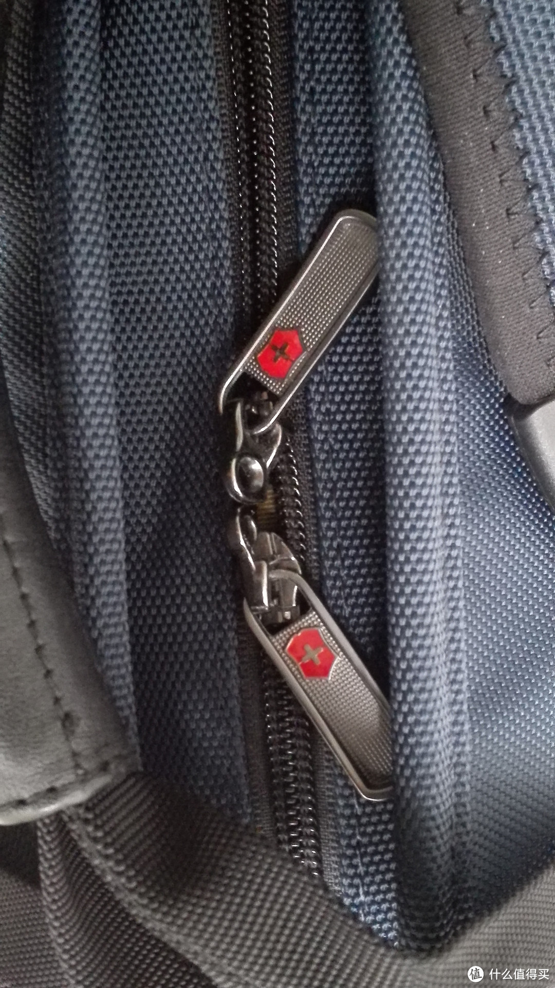 山寨品牌快散开，我才是正宗瑞士军刀——Victorinox  Mobilizer NXT 5.0旅行包