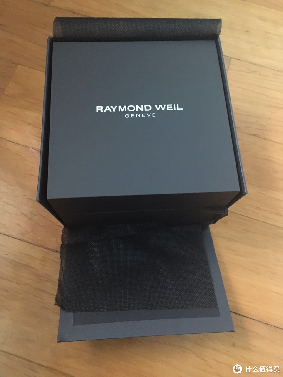 土要一口一口的亲自吃，RAYMOND WEIL 蕾蒙威 Jasmine 5229-STS-01659 女款机械腕表