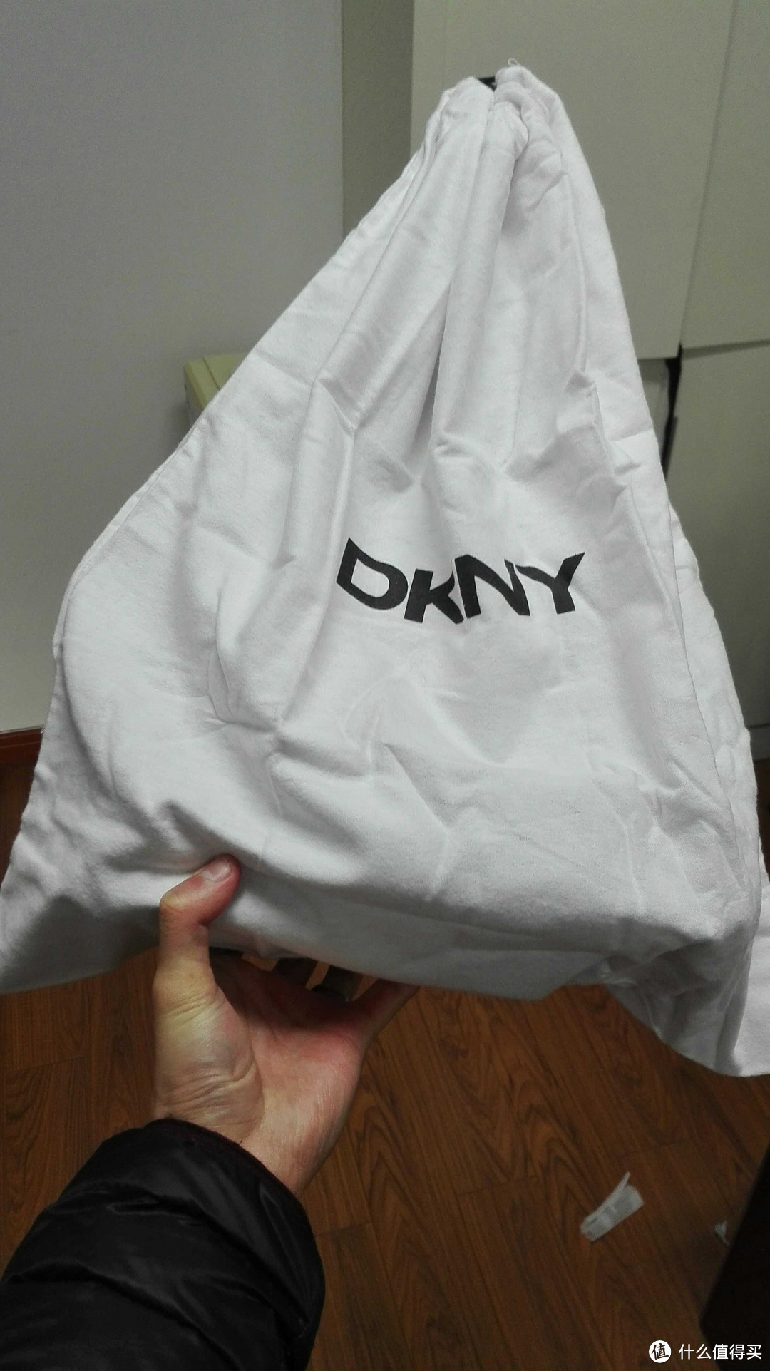 大家好，我叒叒来晒包了——DKNY Bryant Park 贝壳包 开箱