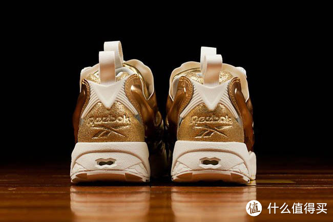 比土豪金更耀眼：Reebok 锐步 推出 Insta Pump Fury“Brass” 复古鞋新配色