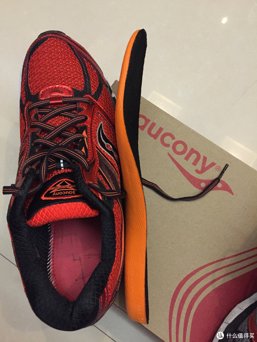 另一种脚感：saucony guide8 男款次*级稳定系 跑鞋  开箱及使用