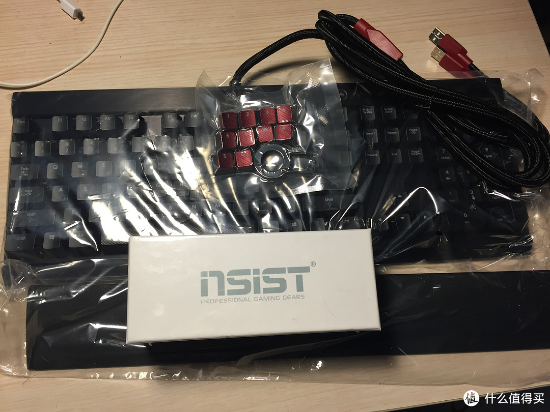 好价入手 Corsair 海盗船 K70 红光红轴 机械键盘 开箱体验