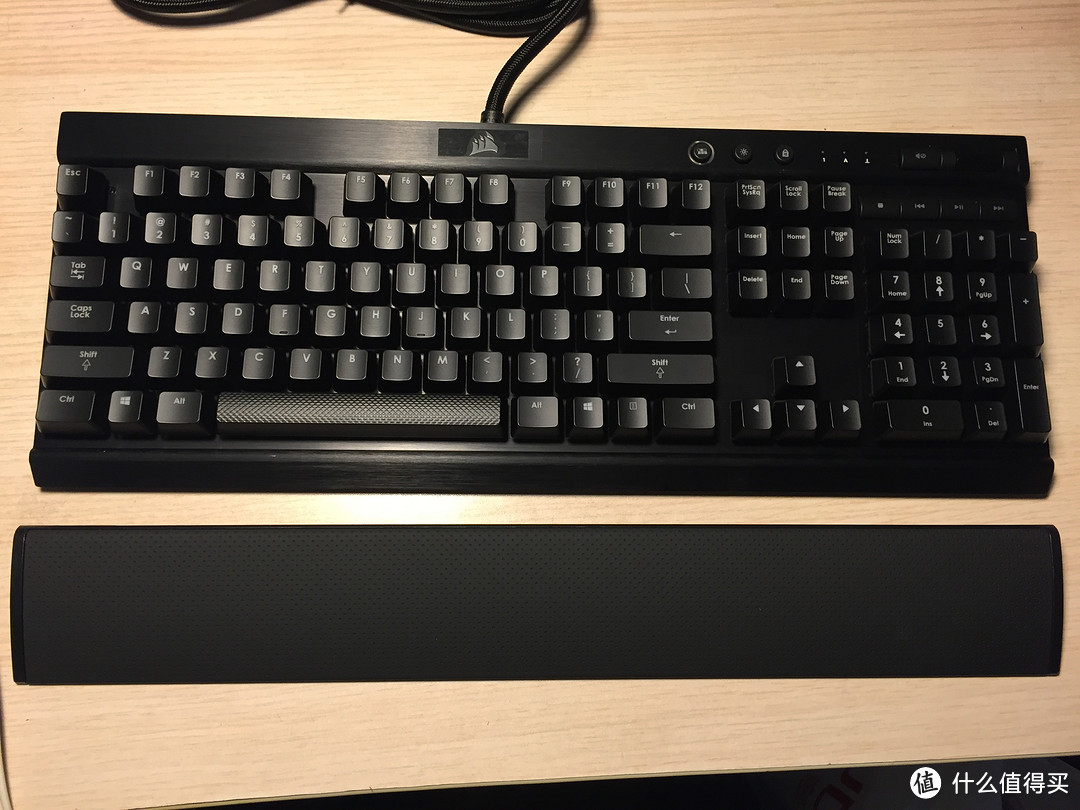 好价入手 Corsair 海盗船 K70 红光红轴 机械键盘 开箱体验