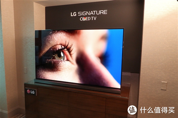 面板厚度仅2.57mm：LG Signature系列 G6 OLED电视亮相AWE2016
