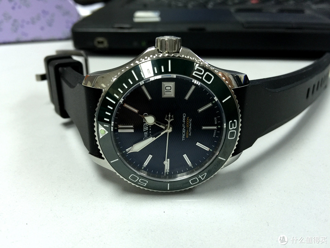 Christopher Ward C60 Pro 陶瓷圈潜水手表