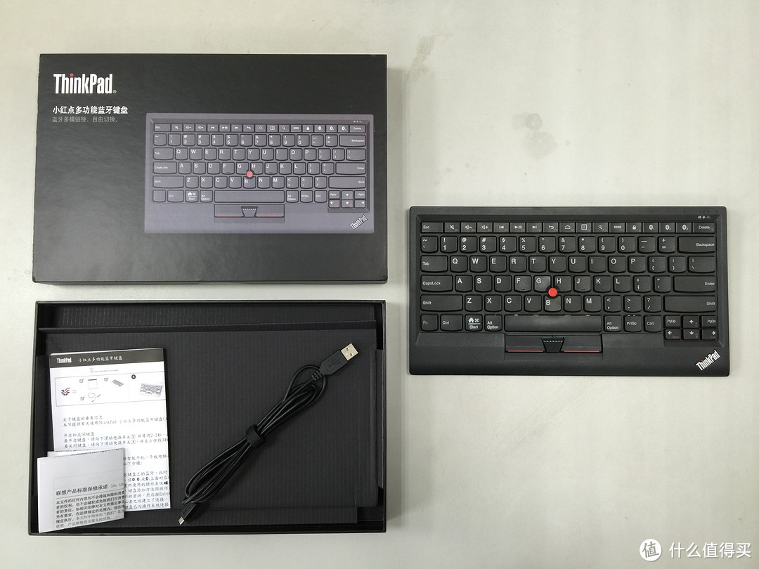 ThinkPad 小红点多功能蓝牙键盘 全家福