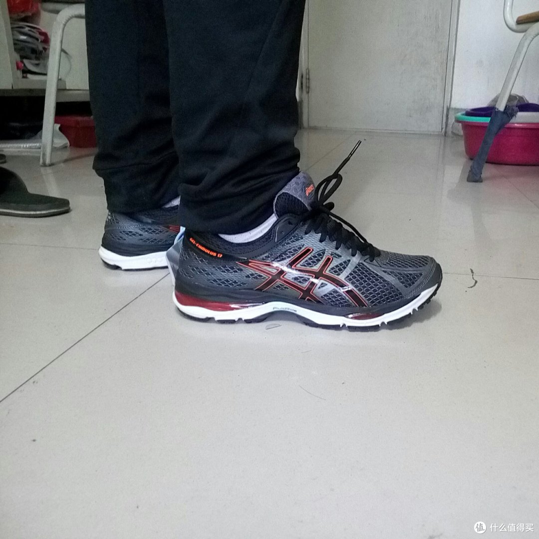 ASICS 亚瑟士 Gel-Cumulus17 开箱体验及尺码建议