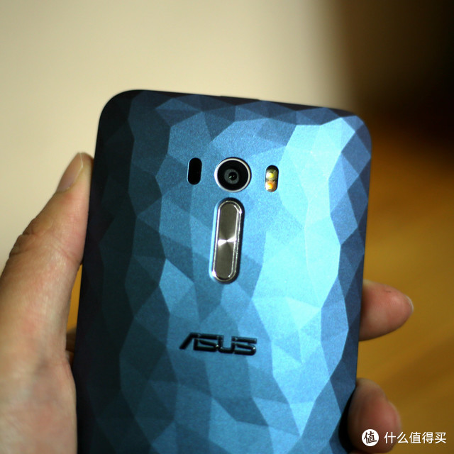 有了 ASUS 华硕 Zenfone Selfie,人人都是美少年