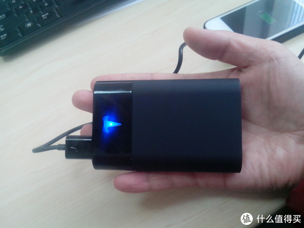 yoobao 羽博 天猫定制充电宝 —— 特斯拉t1