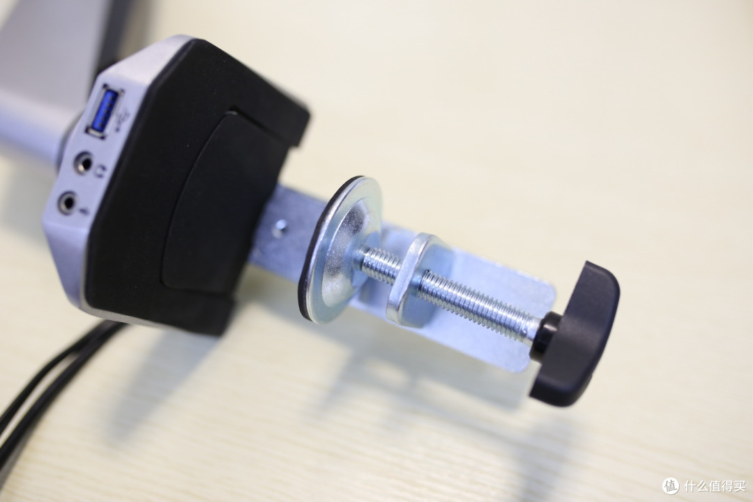 放毒:HKC 惠科 Q320 显示器& Loctek 乐歌 D7A 显示器支架 上桌体验