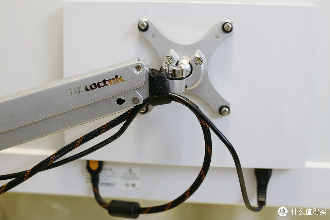 放毒:HKC 惠科 Q320 显示器& Loctek 乐歌 D7A 显示器支架 上桌体验