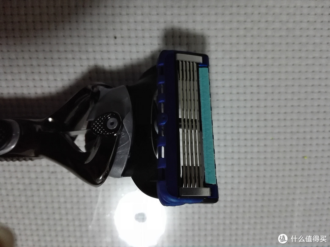 二点五倍的爽快——Gillette 吉列锋隐致顺与手动剃刀的使用心得