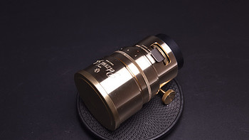 复刻经典：Petzval 匹兹瓦镜头 58mm F1.9 开箱