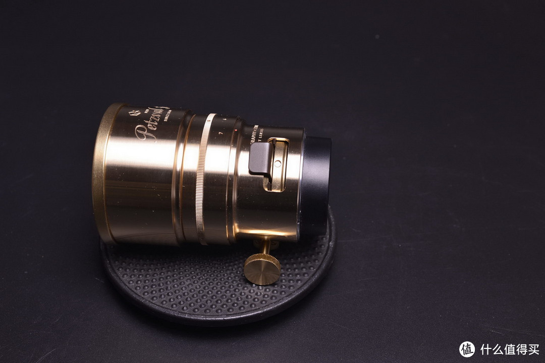 复刻经典：Petzval 匹兹瓦镜头 58mm F1.9 开箱