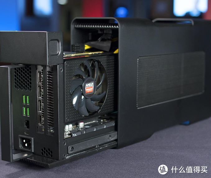 兼容大部分A卡：AMD 联合 intel、RaZER 推出  XConnect 通用外置显卡技术