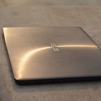 华硕U305F笔记本电脑开箱晒物(机身|外壳|屏幕|键盘|触摸板)