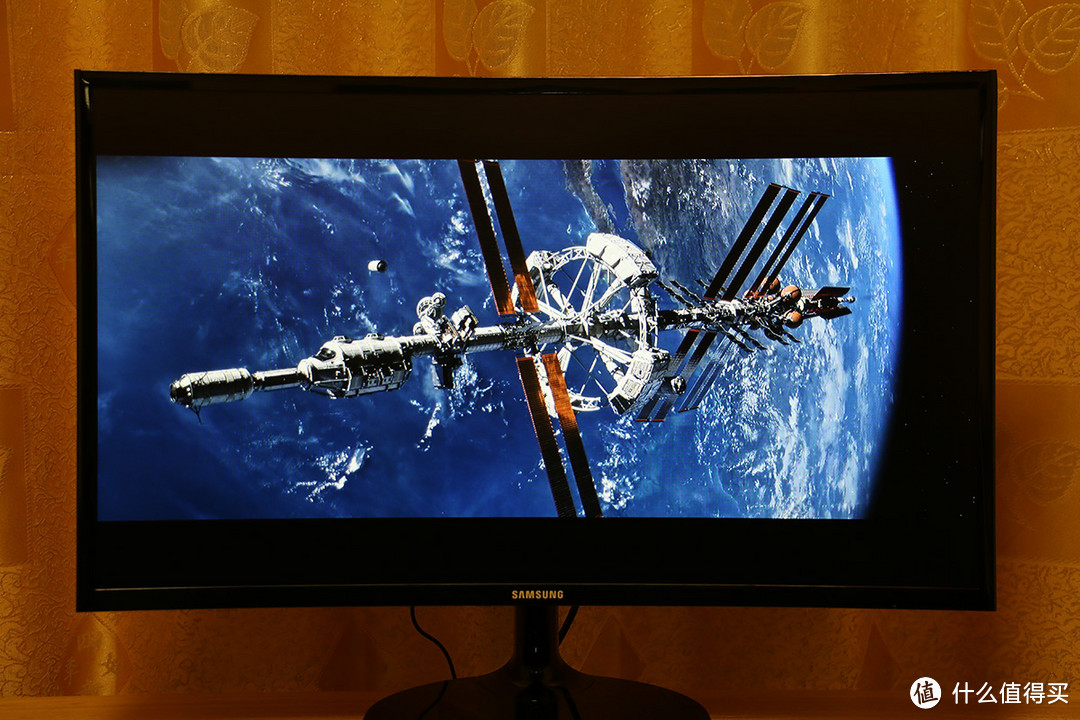 曲面屏初体验 — SAMSUNG 三星 C27F390F 27寸曲面显示器