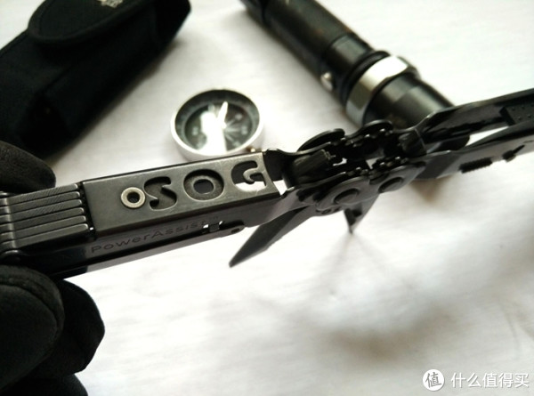 拆弹部队中所使用的工具钳——sog 索格 b61