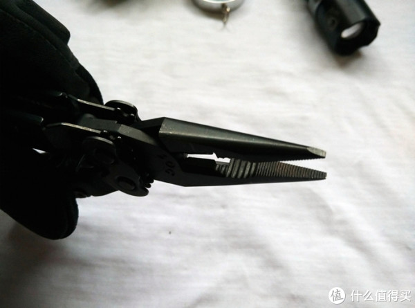 拆弹部队中所使用的工具钳——sog 索格 b61