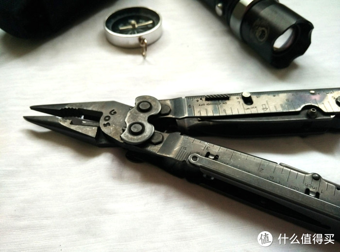 拆弹部队中所使用的工具钳——SOG 索格 B61