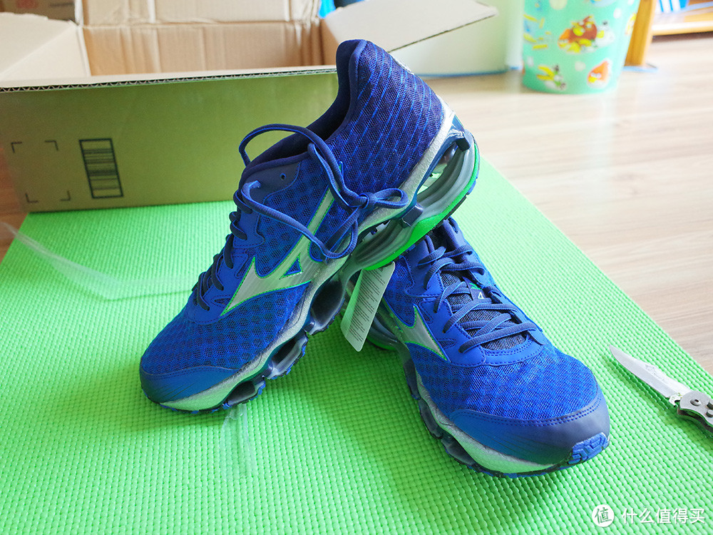 大码福利：Mizuno 美津浓 预言4 开箱（与 ASICS 尺码对比）