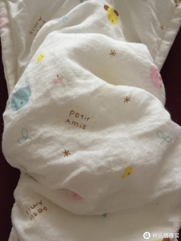 吸水强的往往是不能单独使用的,一尿的话会弄湿衣服,像夹棉尿布可配合
