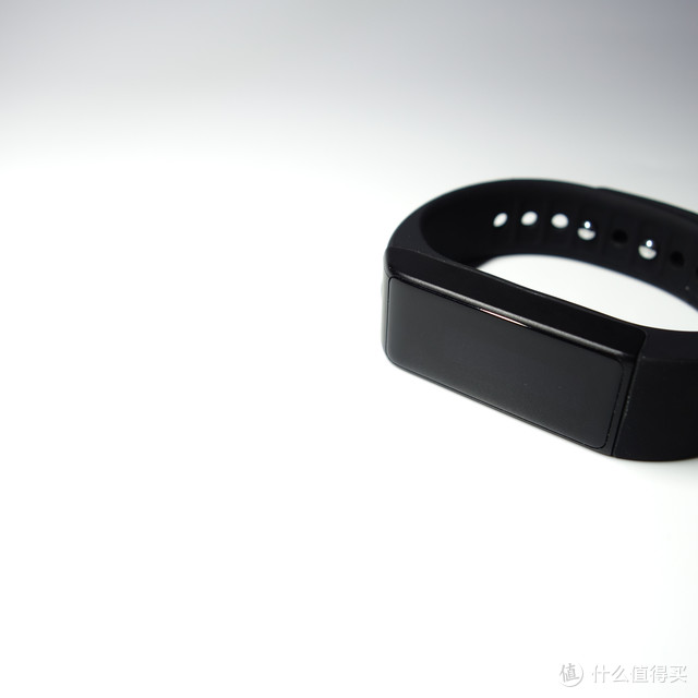 一个平庸却又实用的国产手环 — iwown 埃微 I5plus 智能运动手环